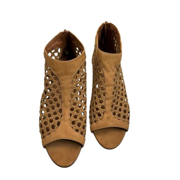 Sundance Delphia Leather Peep Toe Sandals Size 39-US 8.5 Brown - Picture 2 of 11